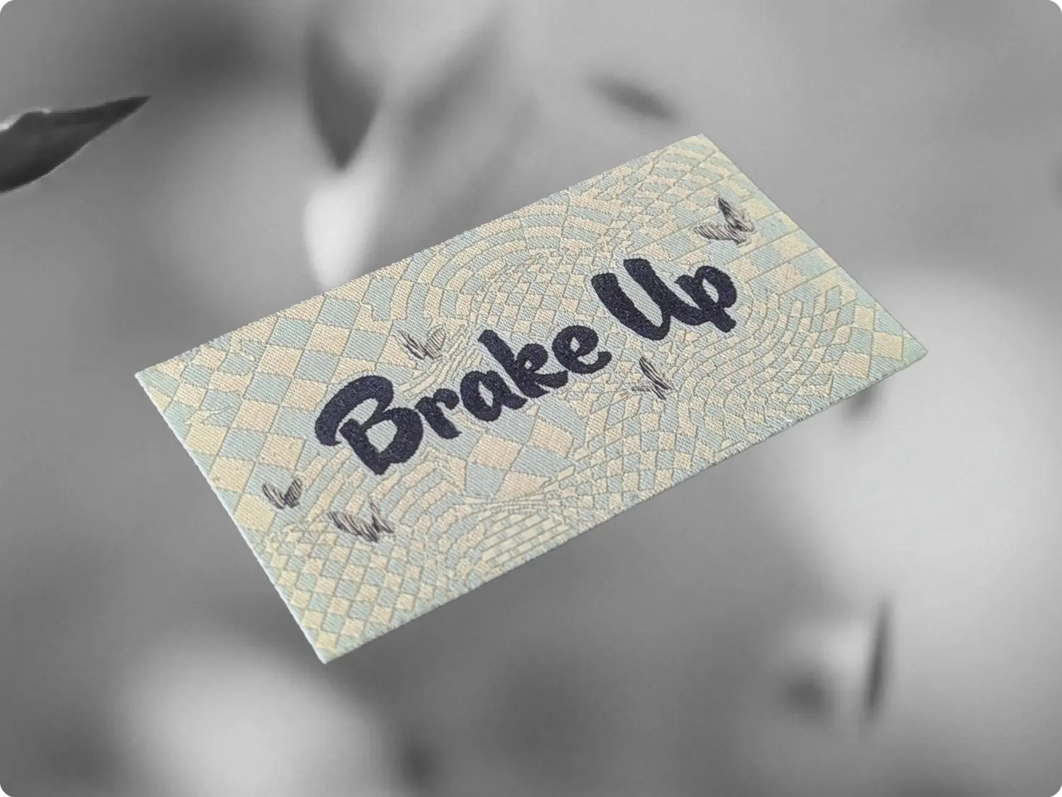 Etiqueta Bordada en Alta definición. de la Marca Brake Up.